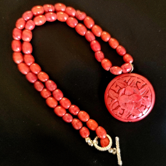 Vintage Carved Red Asian Cinnabar Style Beaded 16" Necklace and 18.5" Pendant - Picture 4 of 4
